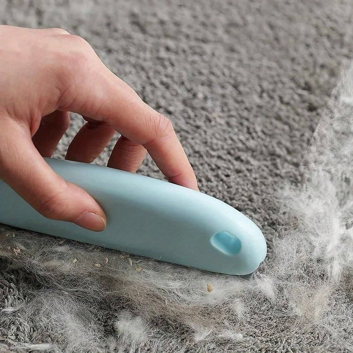 Pet Hair Removal Comb: Effectively Groom Your Cats and Dogs for a Spotless Home